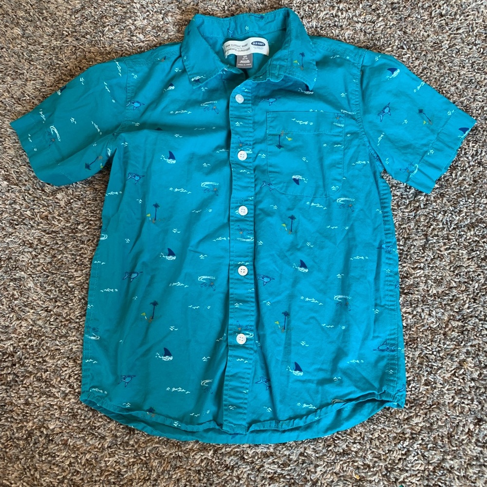 Boys Old Navy button up top size 6/7